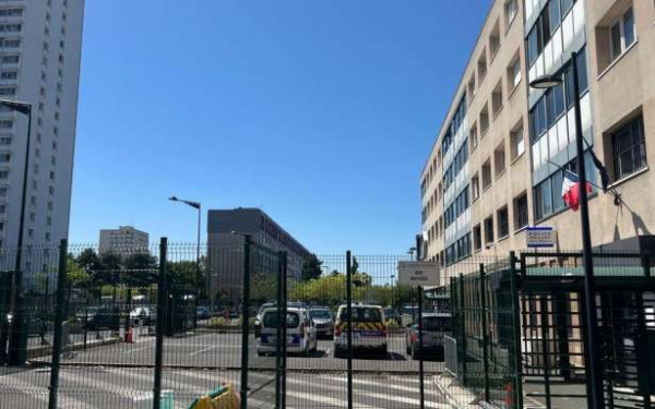 காவல்நிலையம் மீது மோட்டார் பட்டாசு வீசிய ஒருவர் கைது!