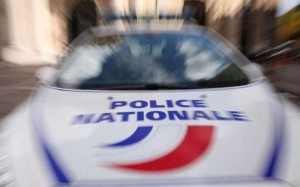 பரிஸ் : பேருந்துக்குள் மோதல்! - ஒருவர் மருத்துவமனையில்..!!