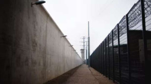 சிறையில் இருந்து நூதன முறையில் தப்பித்த கைதி.. -  மார்செய்யில் சிக்கினார்!!