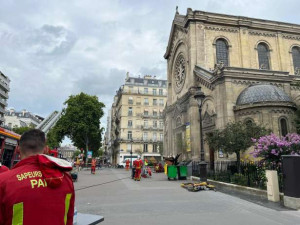 பரிஸ் : Notre-Dame-des-Champs தேவாலயத்தில் தீ!