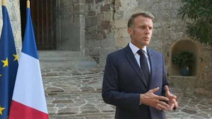 விளாடிமிர் புட்டின் அமைதியை விரும்பவில்லை! - மக்ரோன் குற்றச்சாட்டு!!