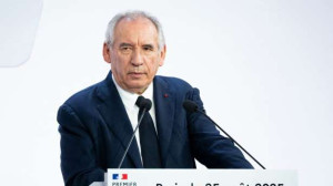 பிரான்சுவா பெய்ரூ அரசாங்கத்துக்கு சிக்கல்! - நம்பிக்கை வாக்கெடுப்பு!!