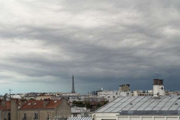 பரிஸ் : வெப்பம் தணிந்தது… மழை இடி மின்னல்!