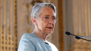 பாடசாலையின் முதல் நாள் - அதிபர் தற்கொலை!!