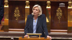 தப்பித்தது அரசு!!