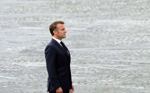 பிரபலத்தன்மை! - பிரான்சுவா ஒலோந்துவை நெருங்கிய மக்ரோன்!