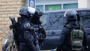 பரிஸ் : பயங்கரவாத தாக்குதலுக்கு திட்டமிட்ட 3 இளம் பெண்கள் கைது!!