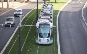 பரிஸ் : ட்ராம் மோதி ஒருவர் -  கவலைக்கிடம்!!