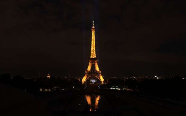 செப்டம்பர் 22 - ஈஃபிள் கோபுரத்தின் விளக்குகள் அணைகிறதா??