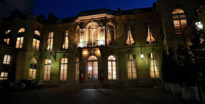 சட்டத்தை மீறி - பிரதமர் அலுவலகத்தில் மரம் நட்ட Michel Barnier!