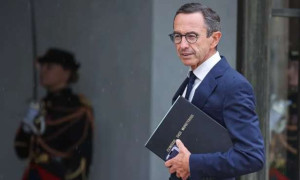 பிரான்சில் தாக்குதல்.. - அல்ஜீரிய பிரபலம் கைது.. உள்துறை அமைச்சர் தகவல்!