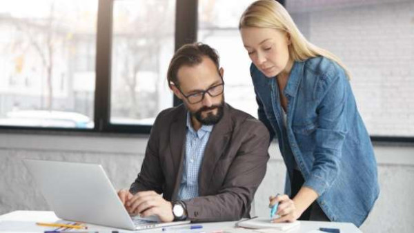  இரு பாலினங்கள் மட்டுமே.. - கருத்துக்கணிப்பில் பிரெஞ்சு மக்கள்!!