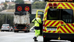 Sevron : ஒன்றுடன் ஒன்று மோதி விபத்துக்குள்ளான வாகனங்கள்.. சாரதி பலி.. போக்குவரத்து தடை!!