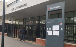 Aubervilliers : ஸ்கூட்டரில் பயணித்த சிறுவனை மோதி தள்ளிய மகிழுந்து!!’