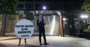 அருங்காட்சியகத்தில் திருடப்பட்ட மக்ரோன் சிலை.. EDF தலைமைச் செயலகத்துக்கு முன்பாக மீட்பு!!