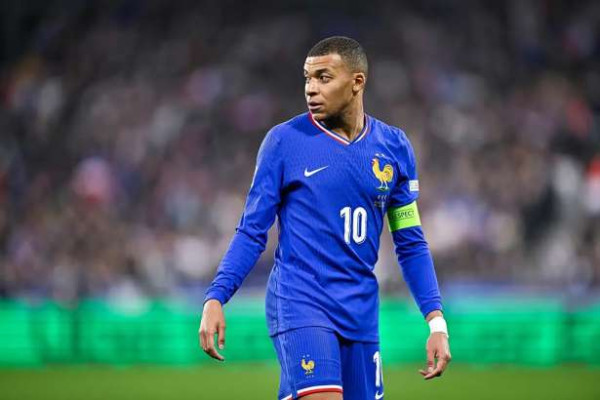 காவல்துறையினருக்கு பணம் வழங்கிய Mbappé! - ஐவர் விசாரணையின் கீழ்..!!