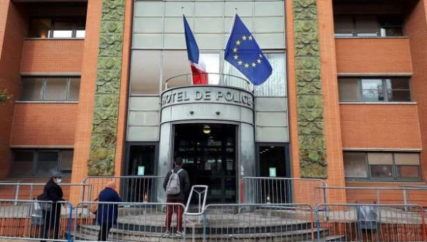 தூங்கிக்கொண்டிருந்த கணவரை பெற்றோல் ஊற்றி எரித்த மனைவி!