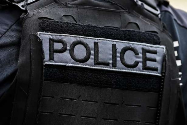 பரிஸ் : மதுபானக்கடையில் ஆயுத முனையில் கொள்ளை!!