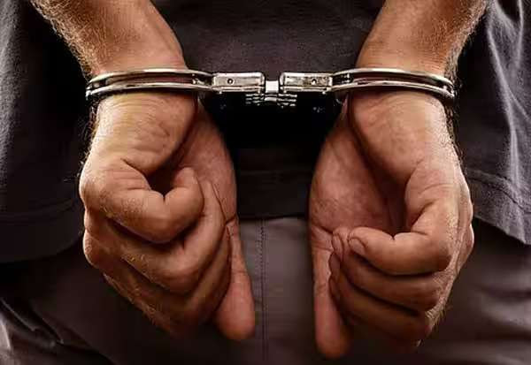 சட்டவிரோதமாக தங்கியிருந்த வங்கதேசத்தினர் 8 பேர் சென்னையில் கைது!