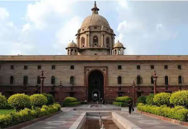 உன்னிப்பாக கண்காணித்து வருகிறோம்; மருந்து பொருட்களுக்கு அமெரிக்கா வரி குறித்து இந்தியா பதில்