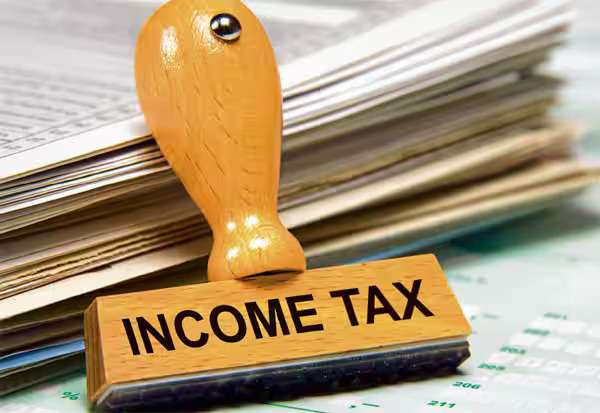 வெளிநாட்டு சொத்துக்களை மறைத்த 25,000 பேருக்கு வரித்துறை நோட்டீஸ்