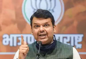 எதிர்ப்புக்கு பணிந்தது மஹா., அரசு: மும்மொழி கொள்கை தீர்மானம் ரத்து