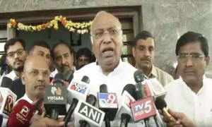 அதிகாரம் இல்லாமல் கட்சி கொள்கையை அமல்படுத்த முடியாது: சொல்கிறார் கார்கே