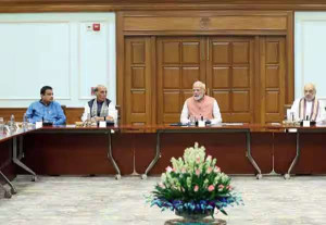 பிரதமர் தலைமையில் உயர் மட்ட கூட்டம்: முக்கிய அமைச்சர்கள் பங்கேற்பு