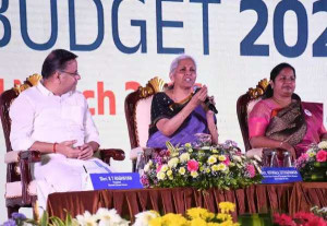 டாஸ்மாக் ஊழலை மறைக்க தொகுதி மறுசீரமைப்பை பூதாகாரமாக்குகிறது தி.மு.க.,: நிர்மலா சீதாராமன் 