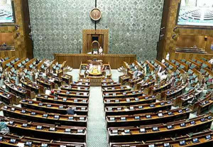 பார்லி., கூட்டத்தொடர் துணை ஜனாதிபதியை வைத்து பா.ஜ., - காங்., வாக்குவாதம்