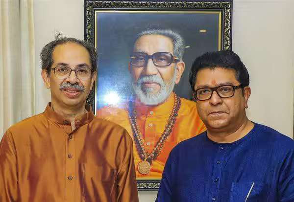 13 ஆண்டுகளுக்கு பின் பால் தாக்கரே வீட்டில் ராஜ் தாக்கரே