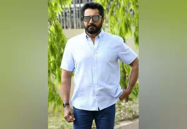 கட்சி நிர்வாகி குறையை கேட்காதவர் தலைவராக இருக்க முடியாது; விஜய் மீது சரத்குமார் குற்றச்சாட்டு