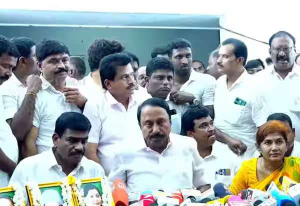 அதிமுகவை ஒருங்கிணைக்க இபிஎஸ்க்கு 10 நாள் கெடு; மனம் திறந்தார் செங்கோட்டையன்