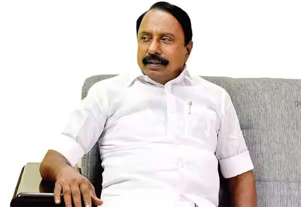 பன்னீர், தினகரன் ஆதரவாளர்களுடன் செங்கோட்டையன் ஆலோசனை