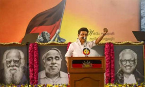 உயிரே போனாலும் பா.ஜ.,விற்கு அடிபணிய மாட்டோம் : ஸ்டாலின் ஆவேசம்