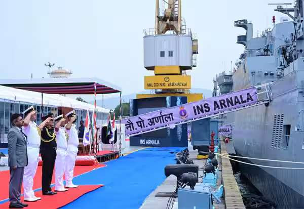 உள்நாட்டிலேயே தயாரிக்கப்பட்ட முதலாவது நீர்மூழ்கி எதிர்ப்பு கப்பல்: இந்திய கடற்படையில் இணைந்தது