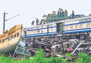 சரக்கு ரயிலுடன் பயணிகள் ரயில் மோதல்