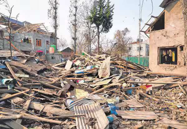 டாக்டர் உமர் நபியின் வீடு தரைமட்டம்: தகர்த்து தள்ளியது பாதுகாப்பு படை