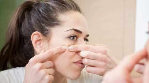  ஏன் முகப்பருக்களை கிள்ளக்கூடாது தெரியுமா?