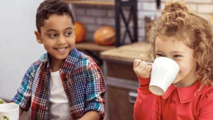 செம்பருத்தி தேநீர் அருந்துவதால் ஏற்படும் ஆரோக்கிய நன்மைகள் தெரியுமா..?