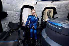 முதல் முறையாக மாற்றுத்திறனாளி பெண் விண்வெளிக்கு சென்று சாதனை