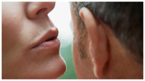 பேசும் போது பொய் சொல்லும் நபரை கண்டறிவது எப்படி? விளக்குகிறார் உடல் மொழி நிபுணர்..!