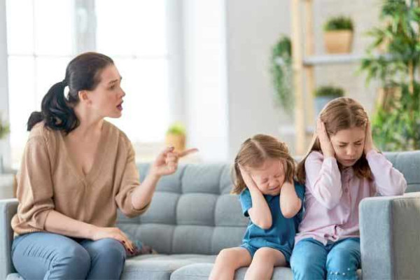 குழந்தைகளிடம் பெற்றோர்கள் ஒருபோதும் இப்படி பேசாதீங்க..