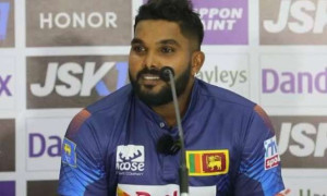 நடுவரை முறையற்ற வகையில் பேசிய வனிந்துவிற்கு போட்டித் தடை