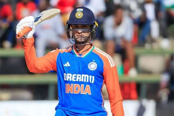 அதிவேக 50 T20 சிக்ஸர்கள் அடித்த வீரர்கள் - 2வது இடத்தில் அபிஷேக் சர்மா