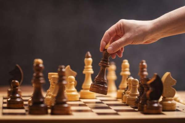 ஆப்கானிஸ்தானில் சதுரங்க விளையாட தடை விதித்த தலிபான் அரசு