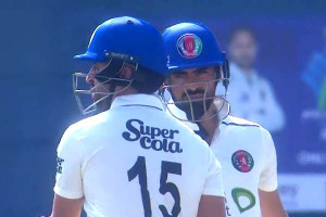 மாமா-மருமகன் ஒன்றாக கிரிக்கெட் விளையாடிய தருணம் - வரலாற்றில் முதல்முறை