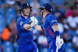 சமூக ஊடக செயலிகளை நீக்கிய ஹரி பூறூக் ...