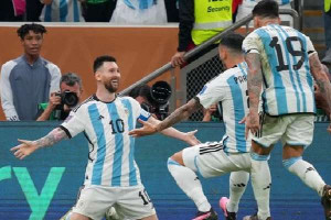 ஹாட்ரிக் கோல் அடித்த மெஸ்ஸி...! உலகக்கிண்ண தகுதிச்சுற்றில் ருத்ரதாண்டவம்