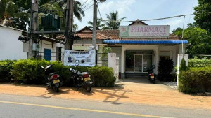 யாழ்ப்பாணத்தில் மருந்தகம் ஒன்றில் மரண சடங்கு இடம்பெற்றமையால் சர்ச்சை